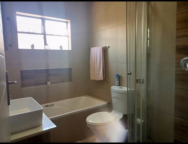 2 BEDROOM TOWNHOUSE FOR SALE IN ANDEON